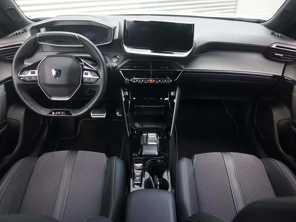 Peugeot e-2008 – foto 12