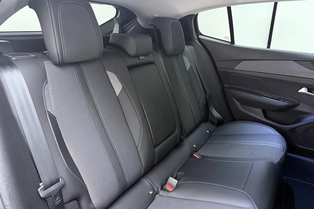 Peugeot 408 – foto 16