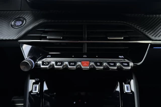 Peugeot 208 – thumbnail 29