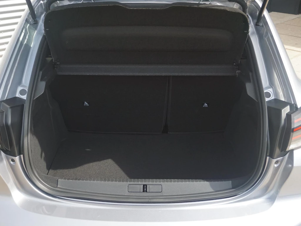 Peugeot e-208 – foto 16