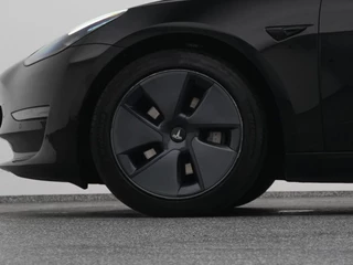 Tesla Model 3 – thumbnail 40