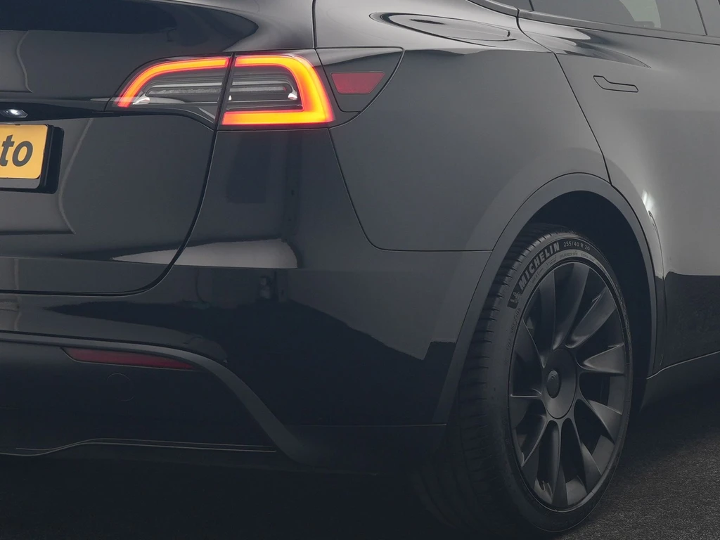 Tesla Model Y – foto 17