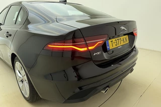 Jaguar XE – thumbnail 5