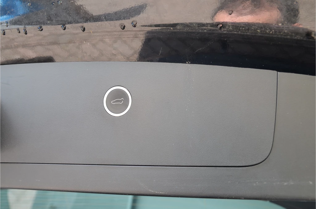 Tesla Model X – foto 32