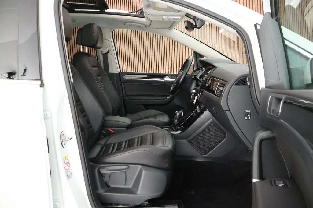Volkswagen Touran – foto 12