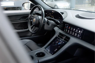 Porsche Taycan – thumbnail 11