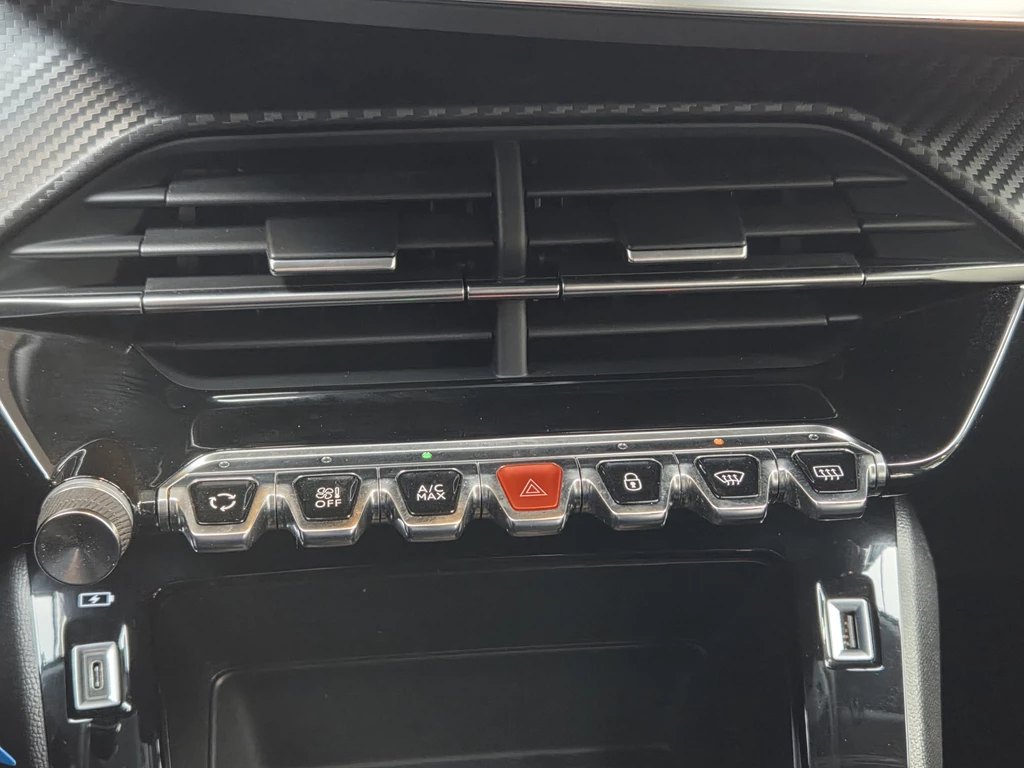 Peugeot 208 – foto 32