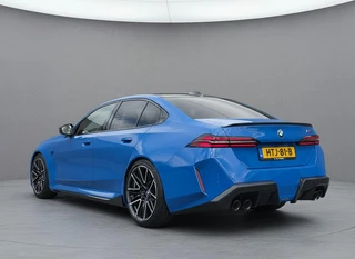 BMW M5 – thumbnail 4