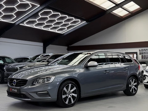Volvo V60 2.0 T4 R-Design Camera Schuifdak Trekhaak
