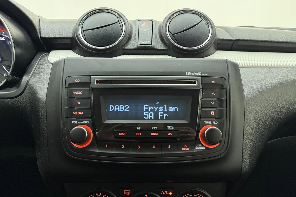 Suzuki Swift – foto 12