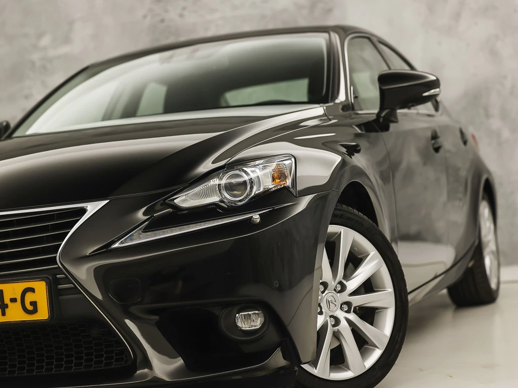 Lexus IS – foto 2