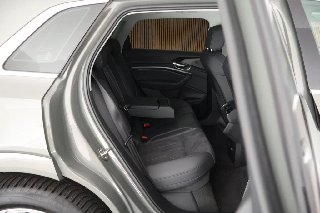 Audi Q8 e-tron – foto 12