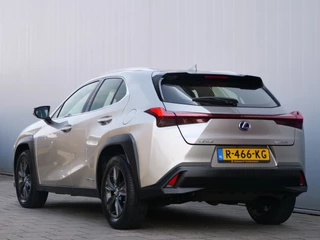 Lexus UX – thumbnail 3