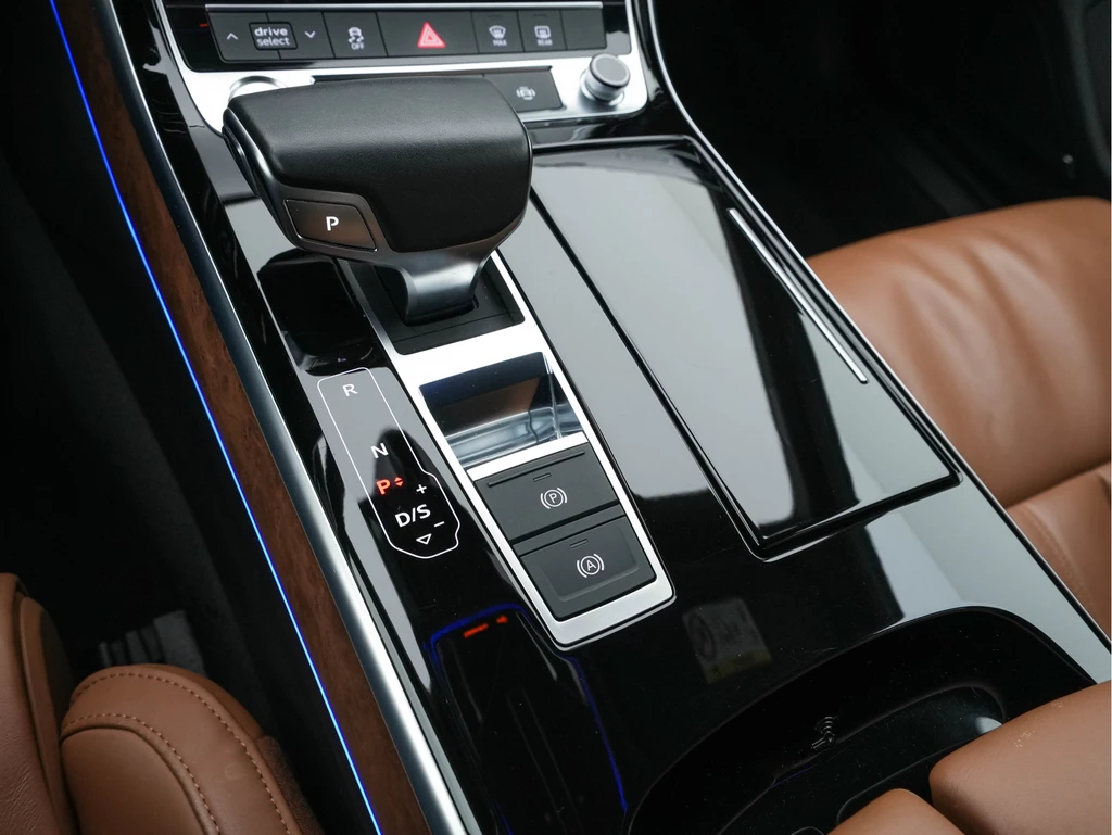 Audi A8 – foto 12