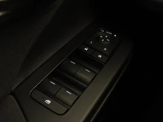 Toyota C-HR – thumbnail 18