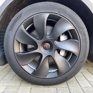Tesla Model Y – thumbnail 20