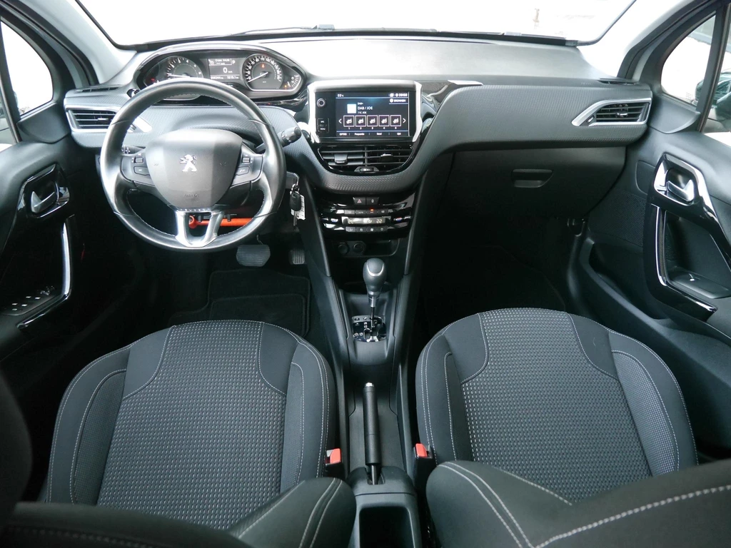 Peugeot 208 – foto 8