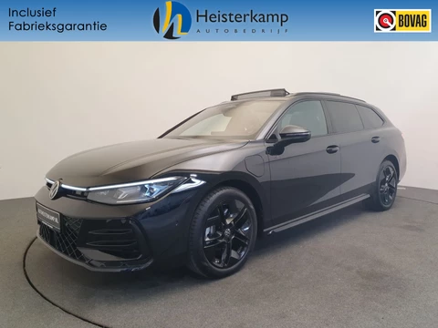 Volkswagen Passat Variant 1.5 eHybrid 272pk DSG/AUT R-Line Wegklapbare trekhaak, Pano, Leder, Alcantara hemel