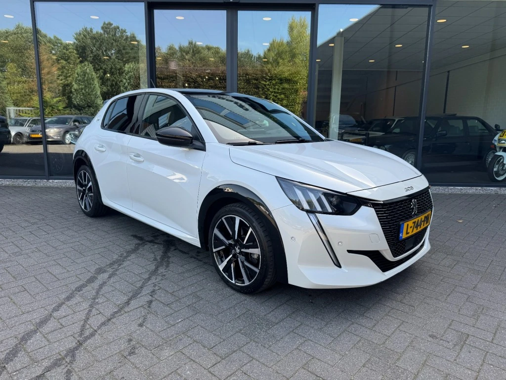 Peugeot 208 – foto 11