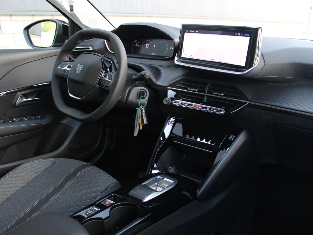 Peugeot 208 – foto 8