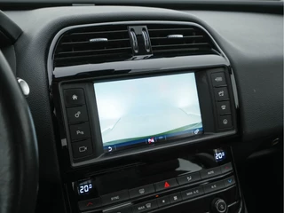 Jaguar XE – thumbnail 15