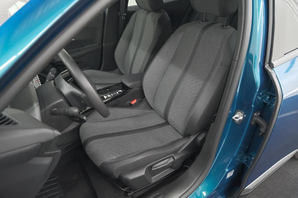 Peugeot e-2008 – foto 28