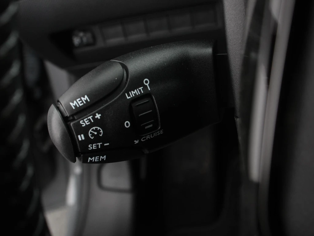 Peugeot e-208 – foto 21