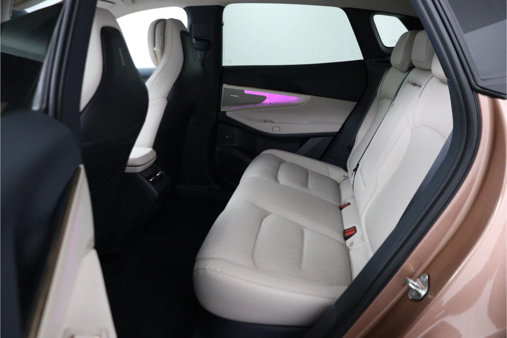 Lynk & Co 08 – foto 31