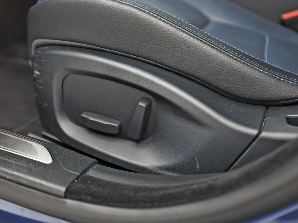Jaguar XE – foto 15