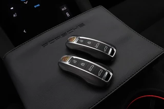 Porsche Taycan – thumbnail 18