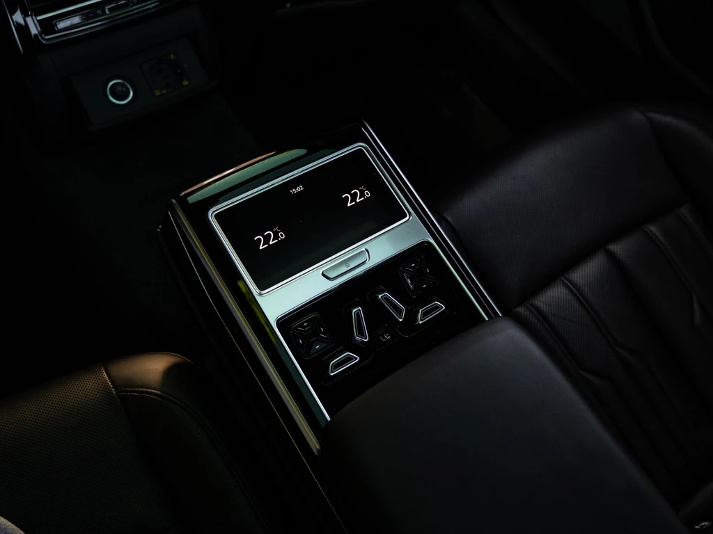 Audi A8 – foto 37