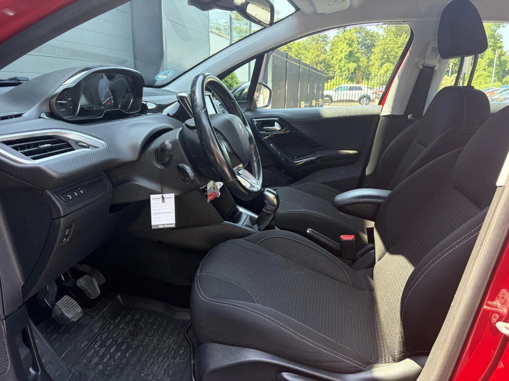 Peugeot 208 – foto 8