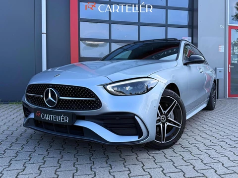 Mercedes C-klasse Estate 300 e AMG Line 313PK | Pano | Luchtvering | Air-Balance | MBUX | Burmester | Night Pakket | Ambient+ | Laser Led | Massage | Stoelventilatie & Verwarming  | Stuurwielverwarming  | Head-Up | Trekhaak | Cruise | Camera | Keyless