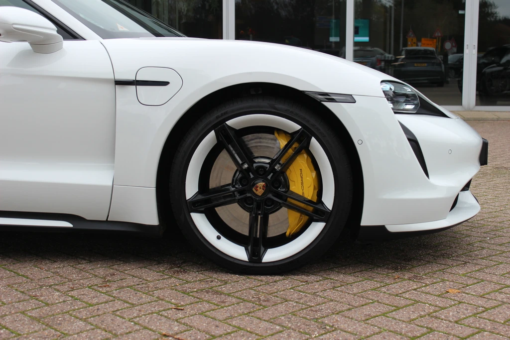 Porsche Taycan – foto 15