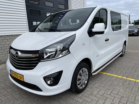 Opel Vivaro 1.6 CDTI 125pk L2H1 DC 5 persoons Sport EcoFlex / rijklaar € 15.950 ex btw / lease vanaf € 401 / stoelverwarming / airco / cruise / trekhaak / navi / pdc !
