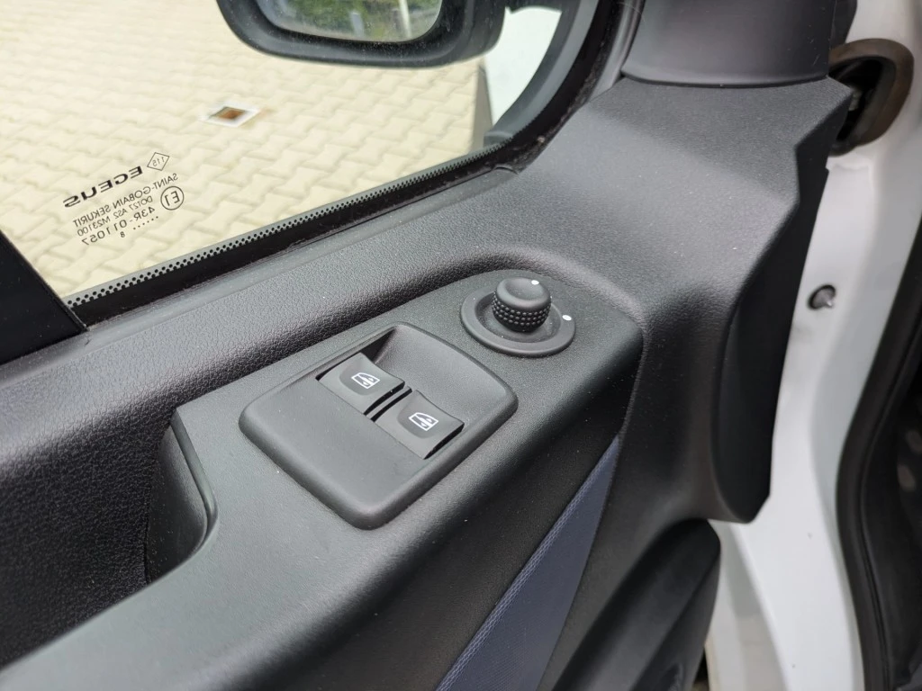 Opel Vivaro – foto 27