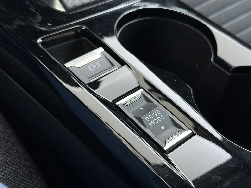 Peugeot e-208 – foto 33