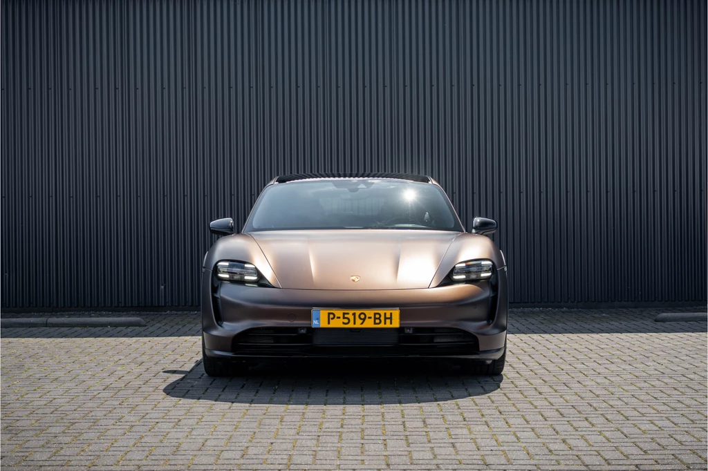 Porsche Taycan – foto 6