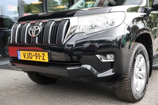 Toyota Land Cruiser – thumbnail 1