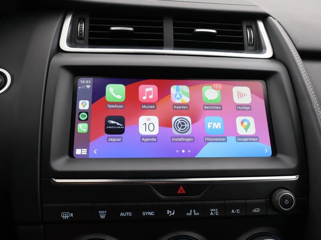 Jaguar E-PACE – foto 17