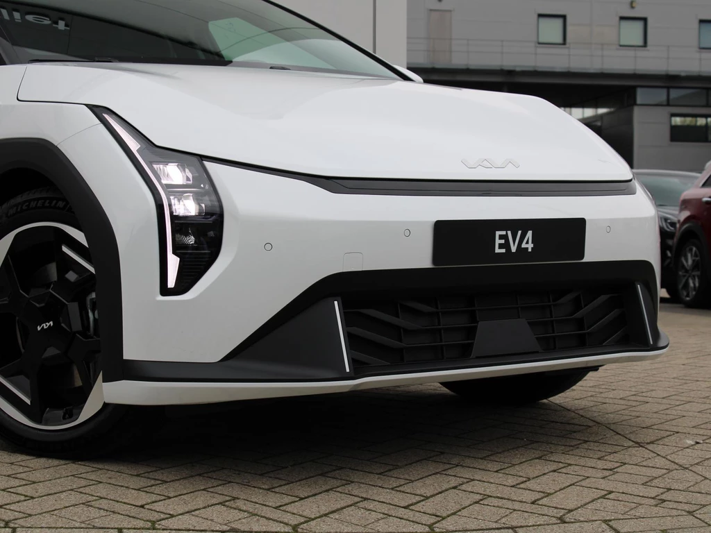 Kia EV4 – foto 8