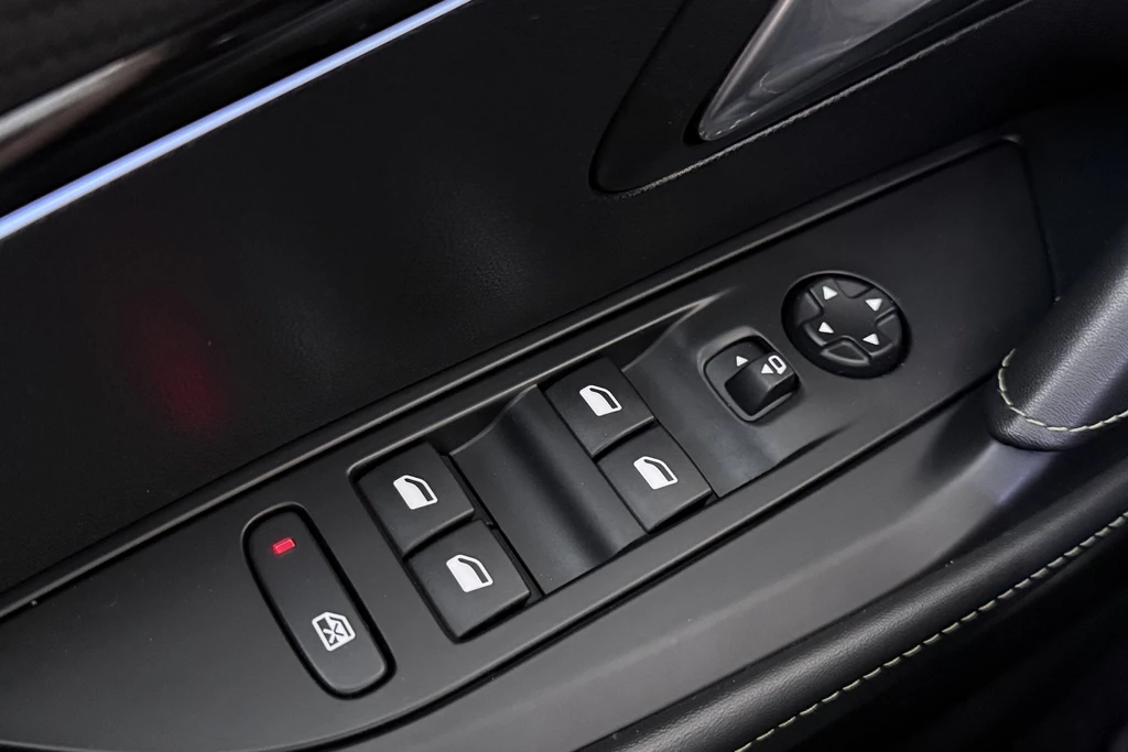 Peugeot e-208 – foto 17