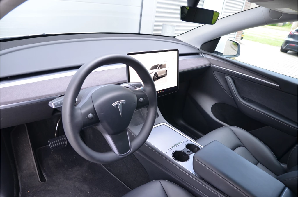 Tesla Model Y – foto 11