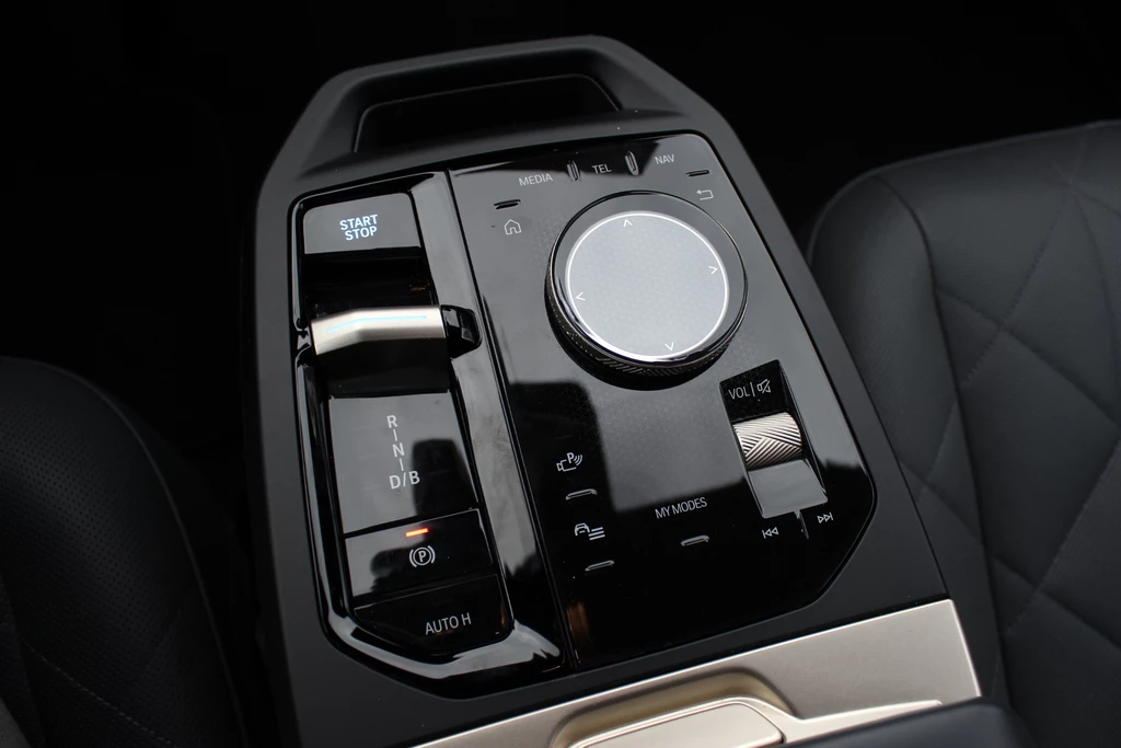 BMW iX – foto 30