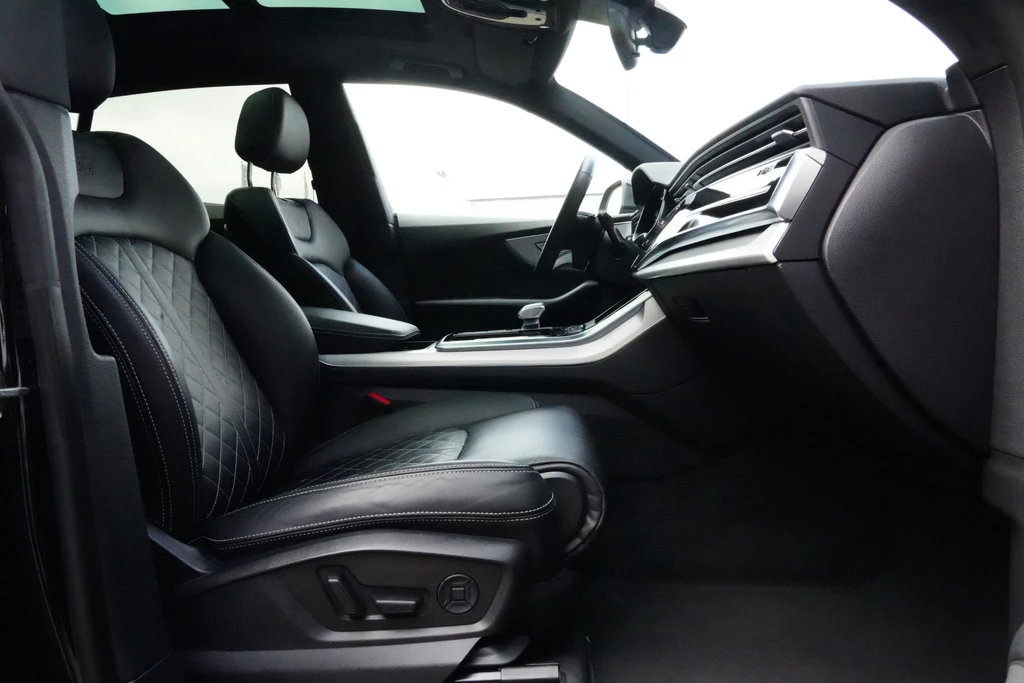 Audi Q8 – foto 11