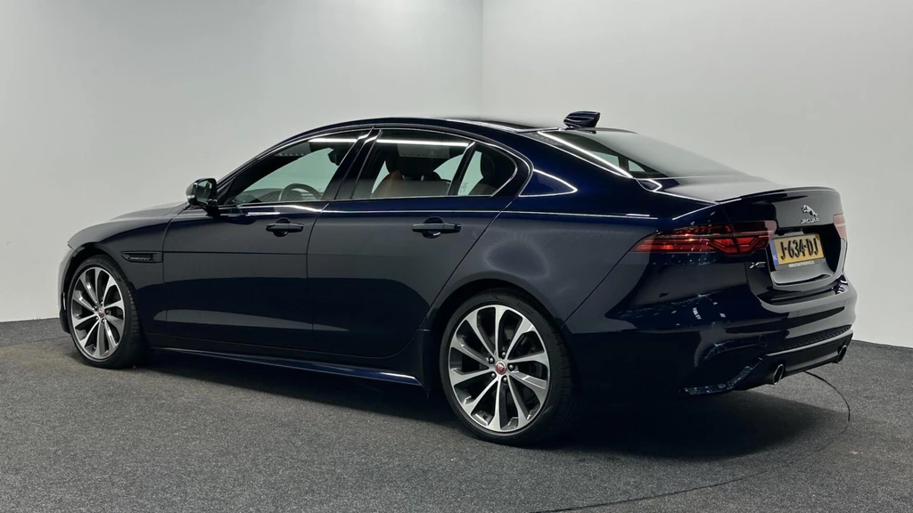Jaguar XE – foto 3