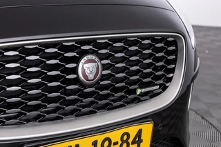Jaguar E-PACE – thumbnail 54