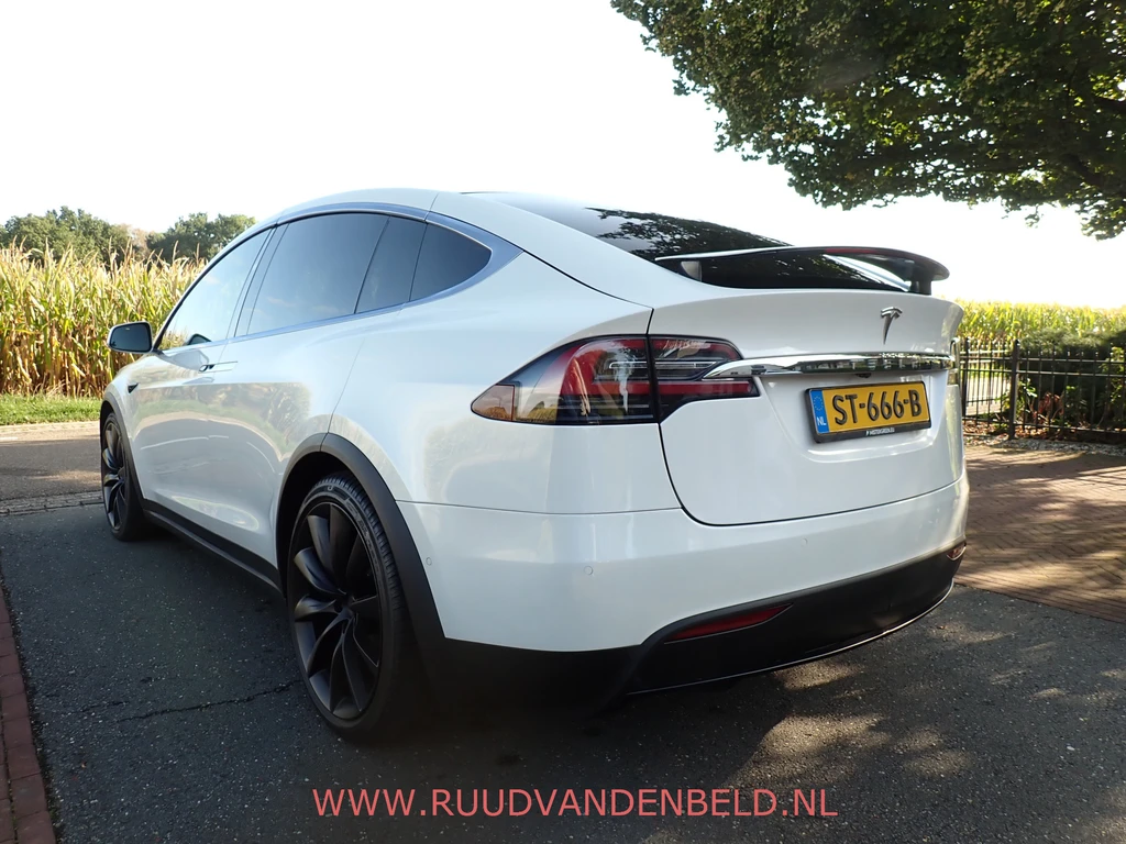 Tesla Model X – foto 4