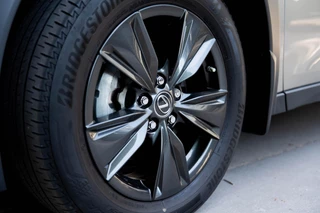 Lexus UX – thumbnail 24