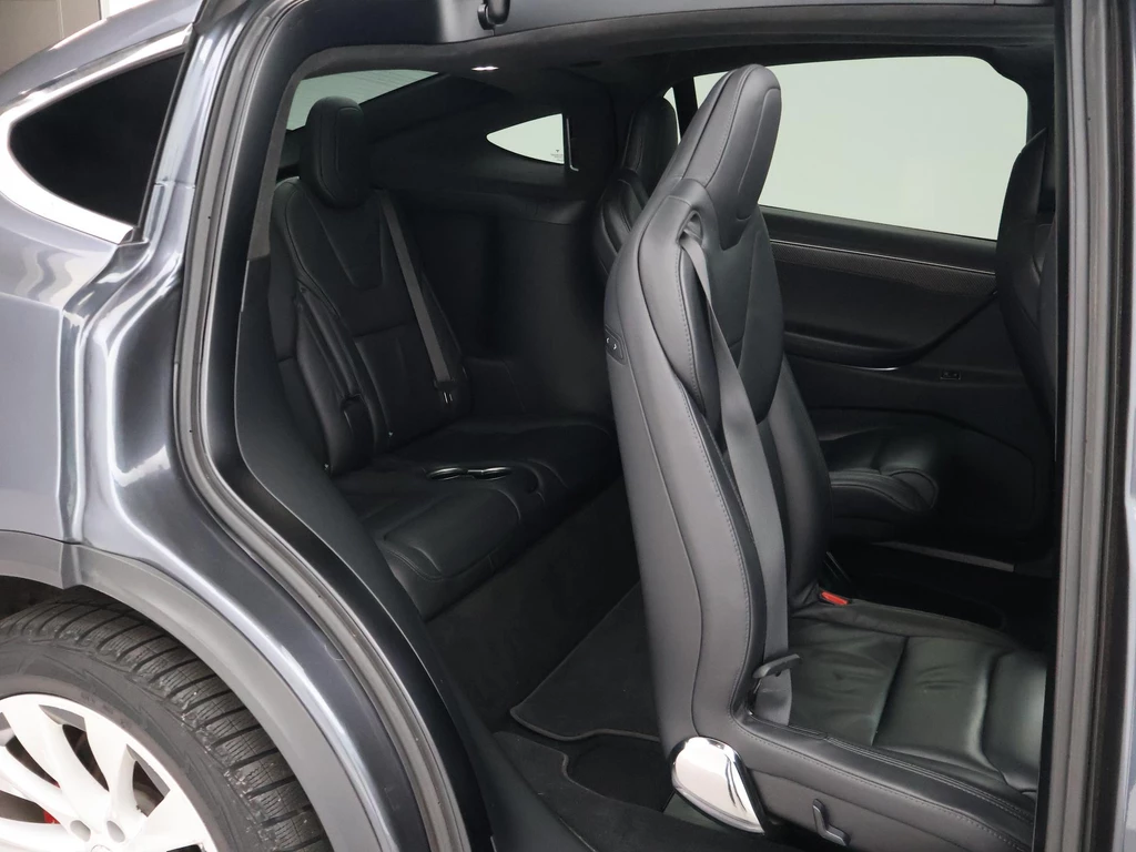 Tesla Model X – foto 24